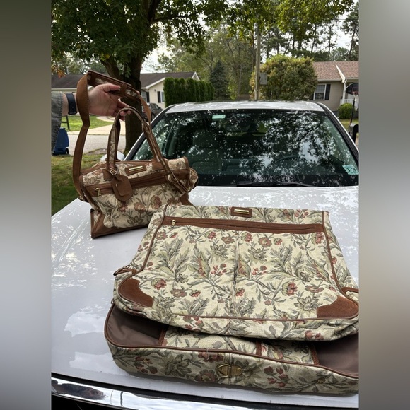 Vintage Floral Tapestry Travel Set – Duffel Bag & Garment Bag - Picture 1 of 4